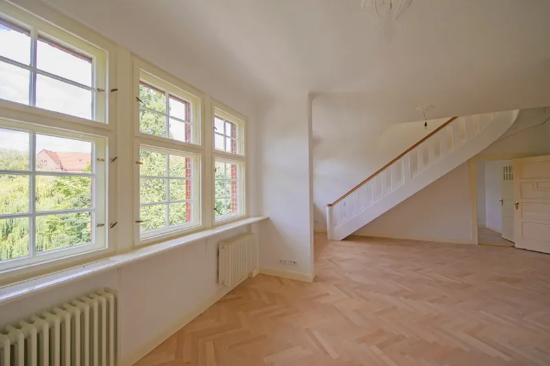Am Kreuzpfuhlteich in Weißensee: 4 Zi-DG-Maisonette mit Aufzug EBK u 2 Balkonen (WE09) — photo 1